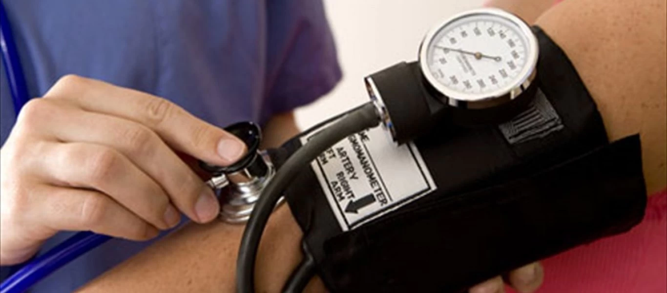 Έτσι θα ρίξετε την πίεση σας με 3 κινήσεις σε 5 λεπτά και χωρίς φάρμακα